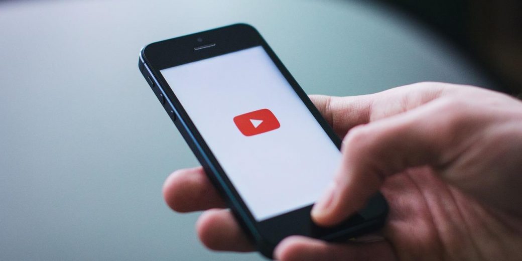 youtube-iphone-smartphone-2617510 Custom printing for YouTubers and their subscribers